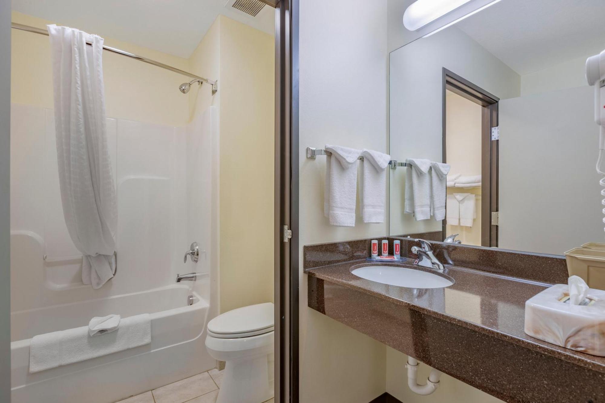 Econo Lodge Inn&Suites Fairgrounds Des Moines Esterno foto